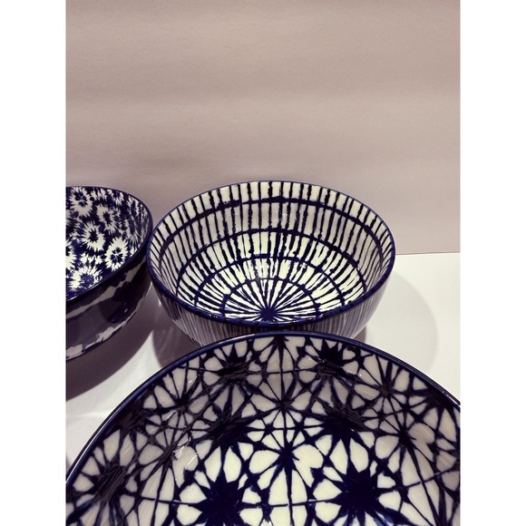 Signature International Shibori 6" Blue And White Rice Bowls Set Of 4 - Picture 4 of 9
